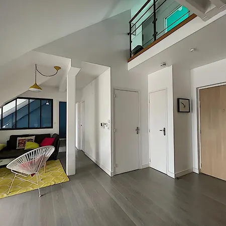 Duplex De Standing En Centre-ville Avec Parking, Proche Port Et - Fr-1-361-377 Апартаменты *