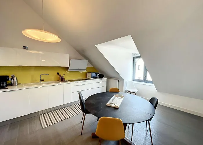 Апартаменты Duplex De Standing En Centre-ville Avec Parking, Proche Port Et - Fr-1-361-377 Гранвиль