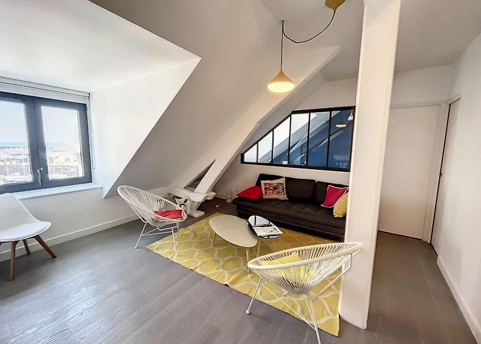 Duplex De Standing En Centre-ville Avec Parking, Proche Port Et - Fr-1-361-377 Гранвиль