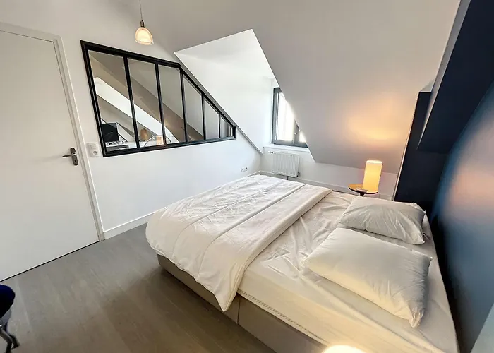 Duplex De Standing En Centre-ville Avec Parking, Proche Port Et - Fr-1-361-377 Апартаменты *