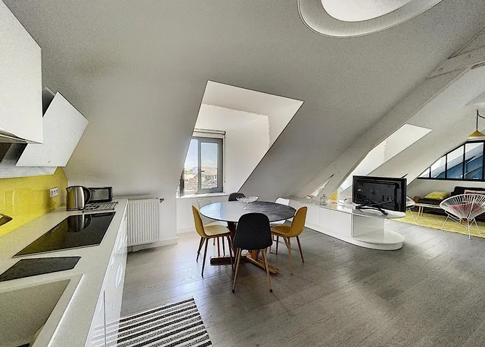 Апартаменты Duplex De Standing En Centre-ville Avec Parking, Proche Port Et - Fr-1-361-377