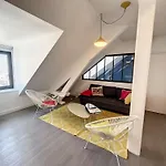Duplex De Standing En Centre-ville Avec Parking, Proche Port Et - Fr-1-361-377 Granville