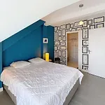 Duplex De Standing En Centre-ville Avec Parking, Proche Port Et - Fr-1-361-377 Granville