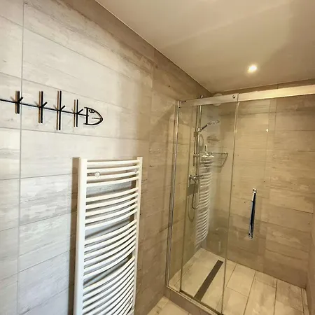 Duplex De Standing En Centre-ville Avec Parking, Proche Port Et - Fr-1-361-377 Granville