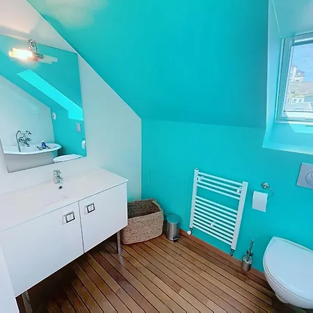 Duplex De Standing En Centre-ville Avec Parking, Proche Port Et - Fr-1-361-377 *